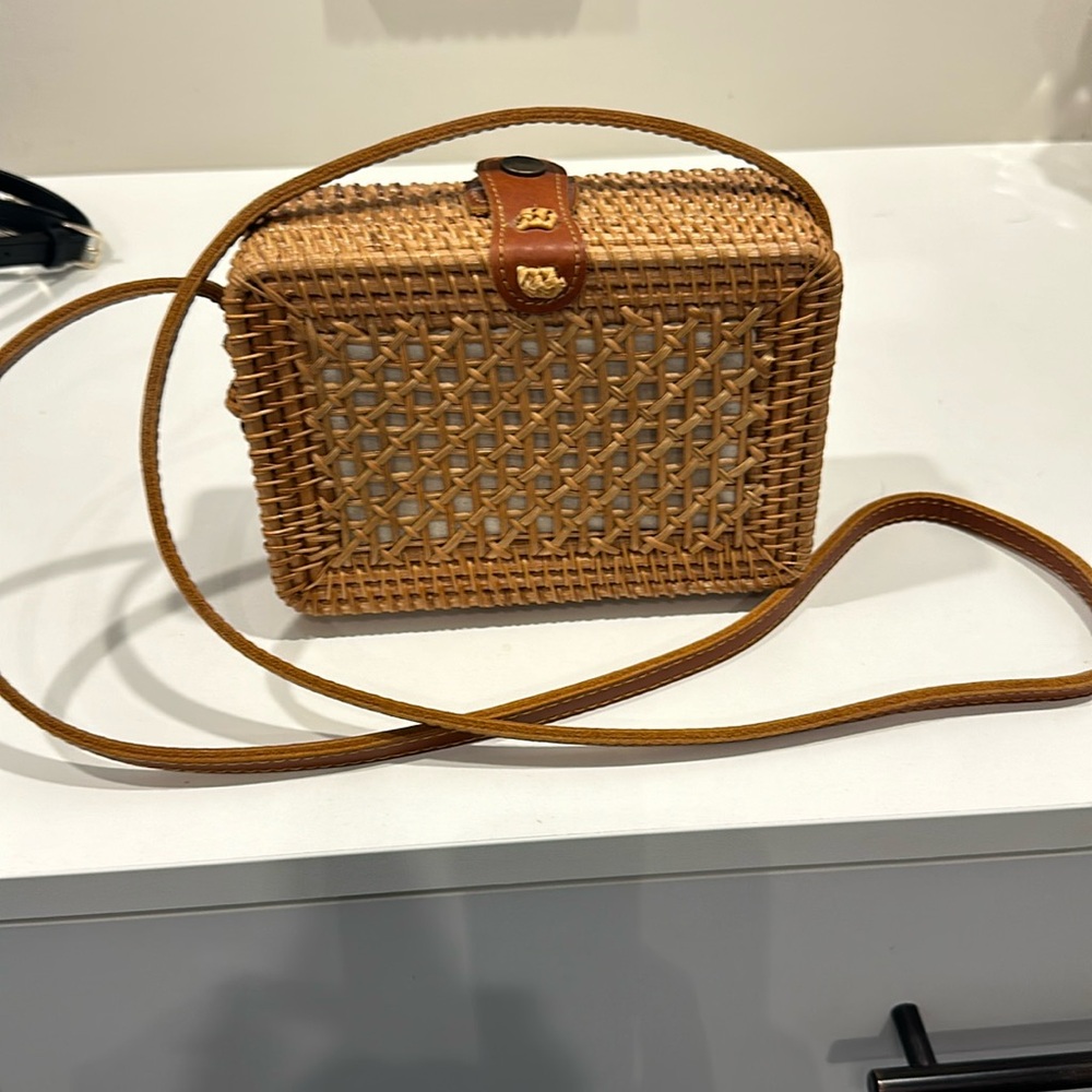 Straw square handbag